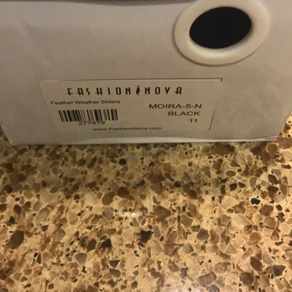 Faux fur slippers - Picture 3 of 3